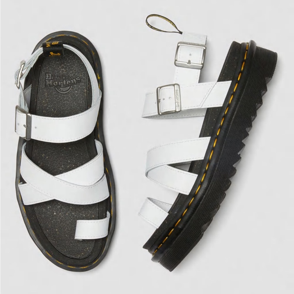 NWOT DR. MARTENS AVRY PLATFORM HYDRO LEATHER STRAP SANDALS IN WHITE